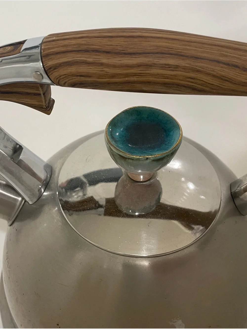 Classic Stainless Steel Whistling Tea Kettle with Wood-Effect Handle - Silver